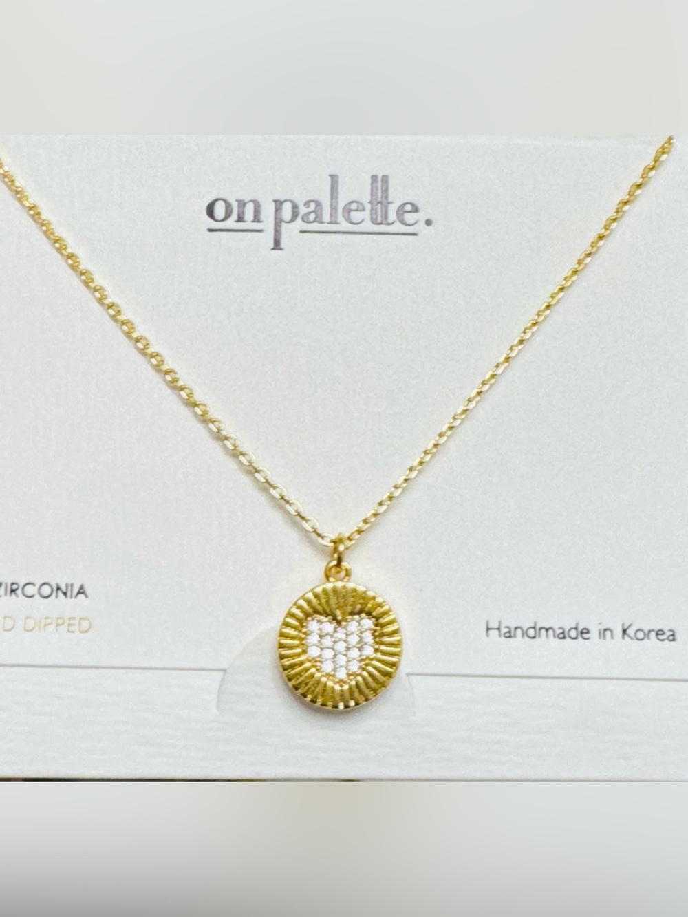 On Palette Gold Heart Pendant Necklace - Gold
